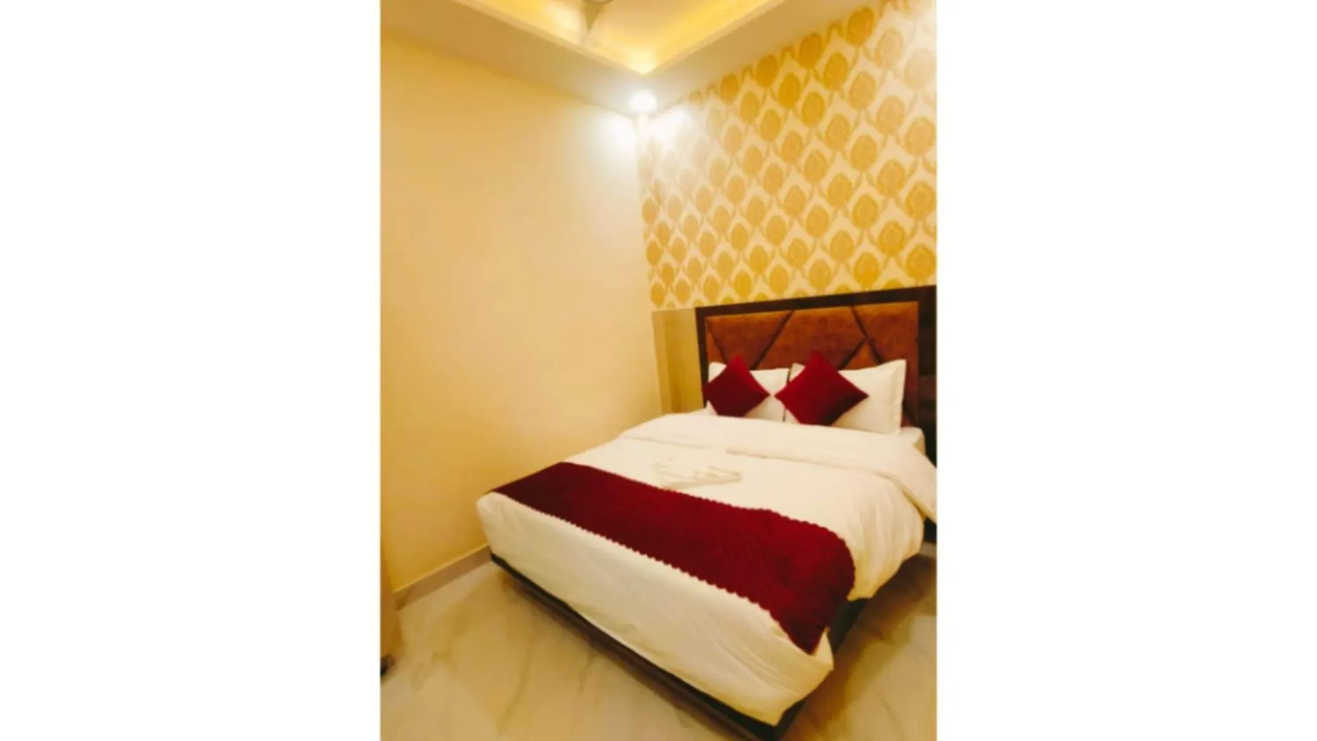 Hotel Prakash Near Kashi Vishwanath & Assi Ghat Temple Free Wifi & Parking Varanasi