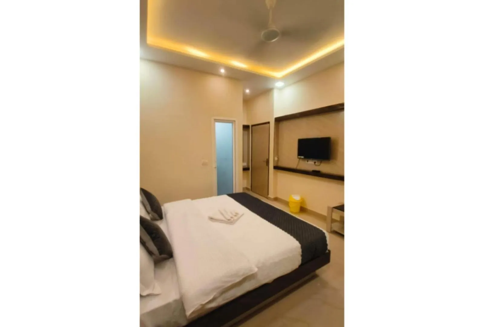 Hotel Prakash Near Kashi Vishwanath & Assi Ghat Temple Free Wifi & Parking Varanasi