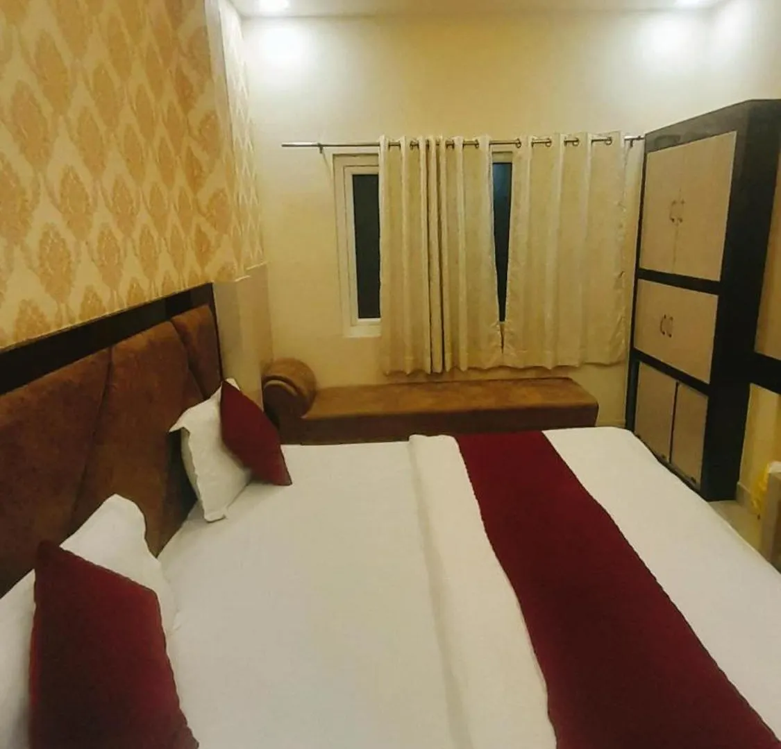 Hotel Prakash Near Kashi Vishwanath & Assi Ghat Temple Free Wifi & Parking Varanasi