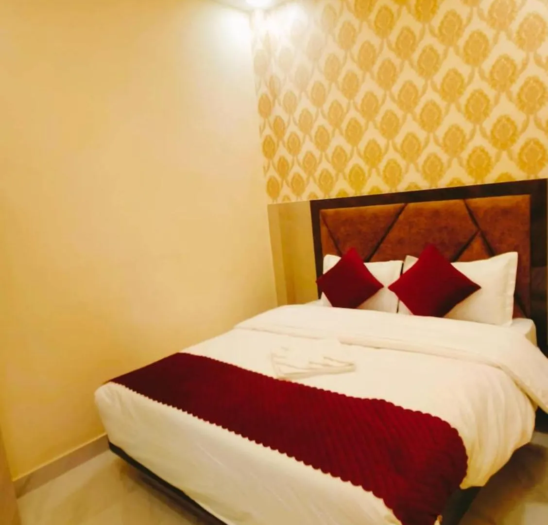 Hotel Prakash Near Kashi Vishwanath & Assi Ghat Temple Free Wifi & Parking Varanasi