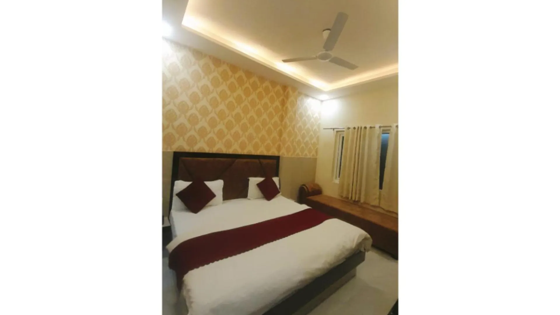 Hotel Prakash Near Kashi Vishwanath & Assi Ghat Temple Free Wifi & Parking Varanasi
