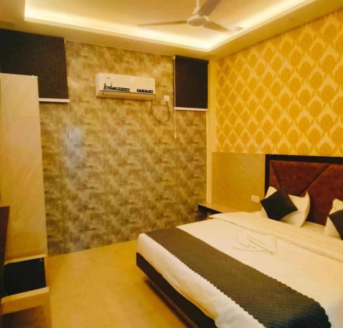 Hotel Prakash Near Kashi Vishwanath & Assi Ghat Temple Free Wifi & Parking Varanasi
